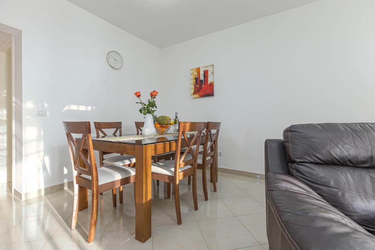 Koraca B4 Apartment Kirmenjak Ngoại thất bức ảnh